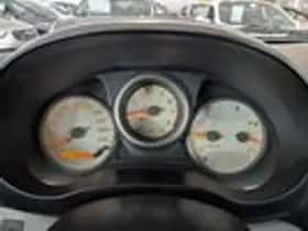 Toyota RAV4 (2003) thumbnail 11