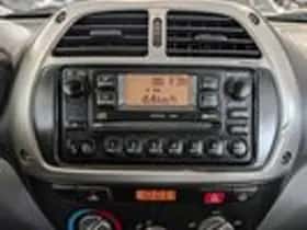 Toyota RAV4 (2003) thumbnail 13
