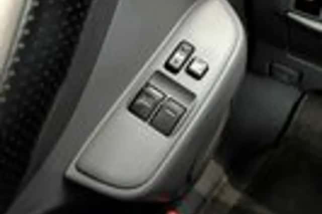 Toyota RAV4 (2003) thumbnail 15