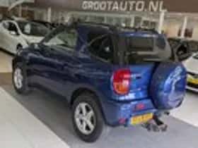 Toyota RAV4 (2003) thumbnail 3