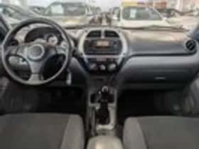 Toyota RAV4 (2003) thumbnail 9