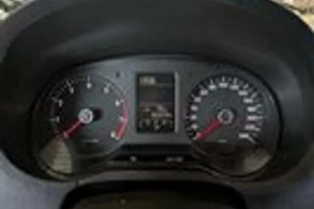 Volkswagen Polo (2010) thumbnail 11