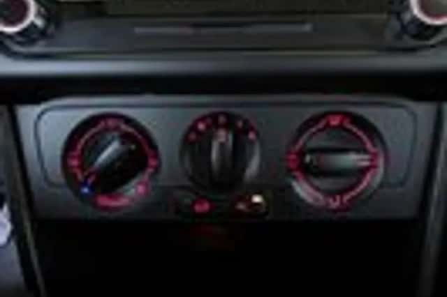 Volkswagen Polo (2010) thumbnail 12