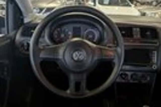 Volkswagen Polo (2010) thumbnail 10