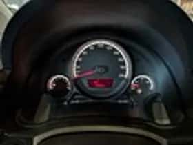 Volkswagen Up! (2013) thumbnail 11