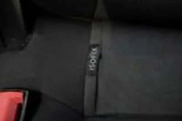 Volkswagen Up! (2013) thumbnail 8