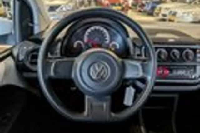 Volkswagen Up! (2013) thumbnail 10