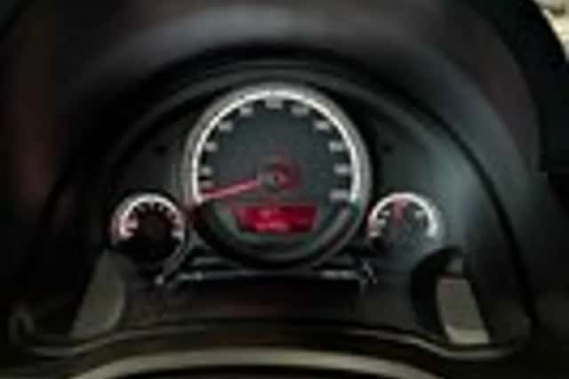 Volkswagen Up! (2012) thumbnail 11