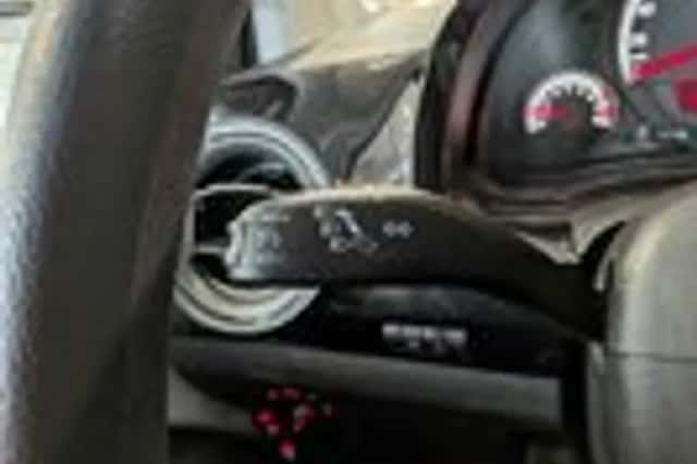 Volkswagen Up! (2012) thumbnail 12