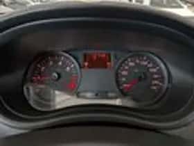 Renault Clio (2010) thumbnail 11