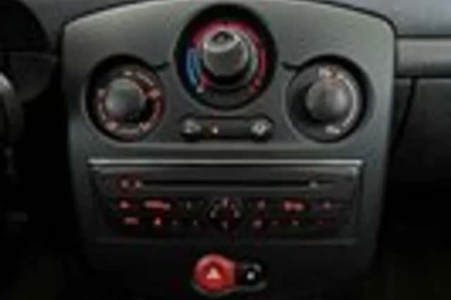 Renault Clio (2010) thumbnail 14