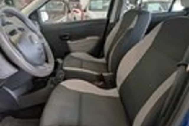 Renault Clio (2010) thumbnail 6