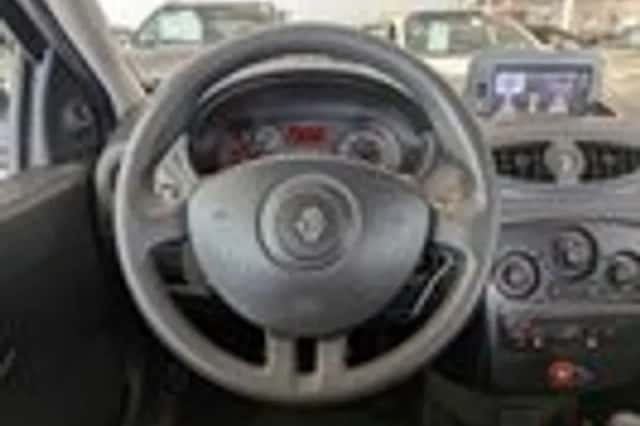 Renault Clio (2010) thumbnail 10