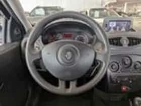 Renault Clio (2010) thumbnail 10