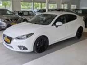 Mazda 3 (2015) thumbnail 2