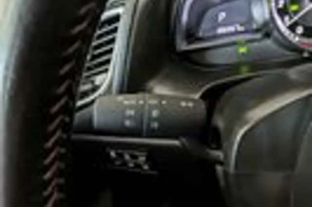Mazda 3 (2015) thumbnail 16