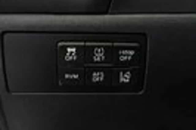 Mazda 3 (2015) thumbnail 25