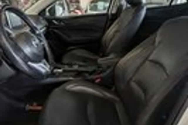 Mazda 3 (2015) thumbnail 6