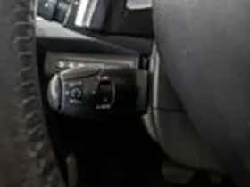 Peugeot 2008 (2016) thumbnail 16