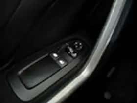 Peugeot 2008 (2016) thumbnail 23