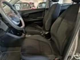 Kia Picanto (2013) thumbnail 6