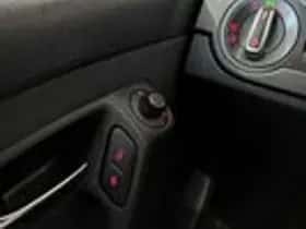 Volkswagen Polo (2010) thumbnail 16