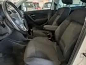 Volkswagen Polo (2010) thumbnail 6