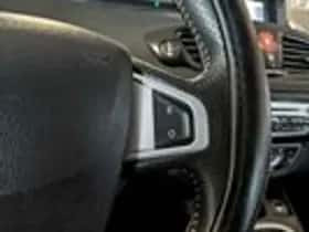 Renault Scénic (2012) thumbnail 14