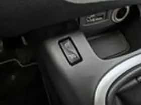 Renault Scénic (2012) thumbnail 24
