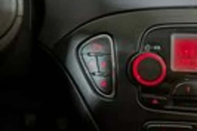 Opel Corsa (2015) thumbnail 16