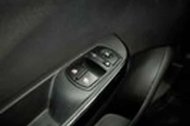 Opel Corsa (2015) thumbnail 17