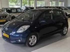 Toyota Yaris (2006) thumbnail 2