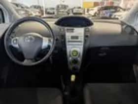 Toyota Yaris (2006) thumbnail 9