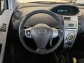 Toyota Yaris (2006) thumbnail 10