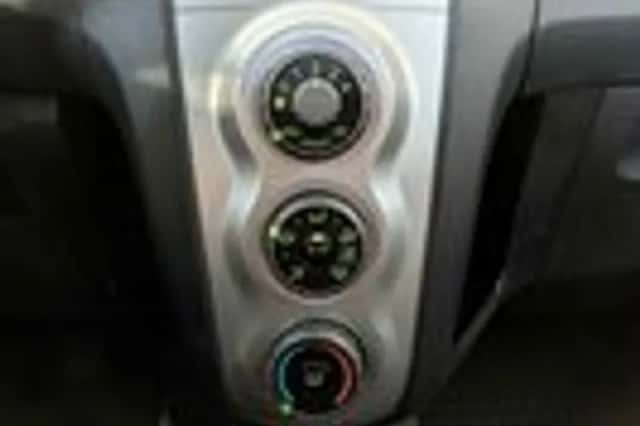Toyota Yaris (2007) thumbnail 13