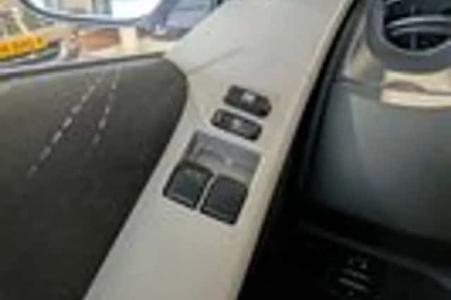 Toyota Yaris (2007) thumbnail 16
