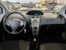 Toyota Yaris (2007) thumbnail 9