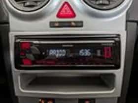 Opel Corsa (2013) thumbnail 16