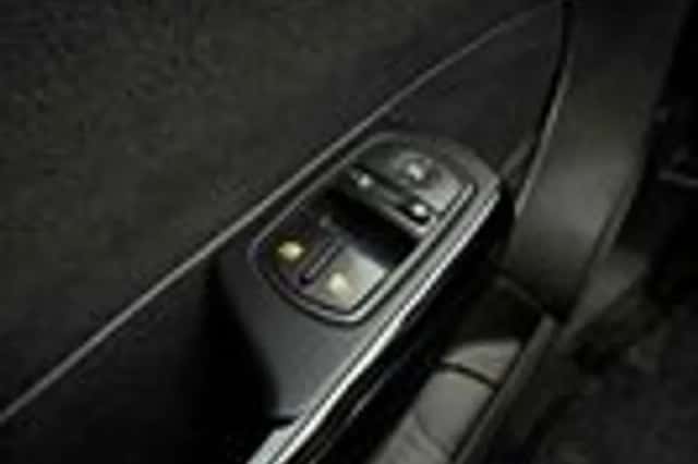 Opel Corsa (2013) thumbnail 18