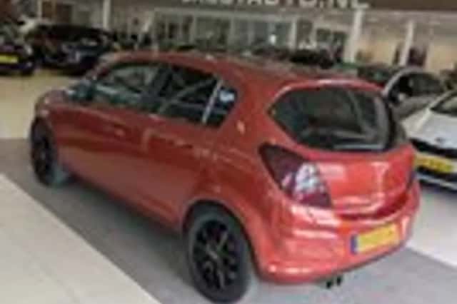 Opel Corsa (2013) thumbnail 3