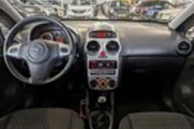 Opel Corsa (2013) thumbnail 9