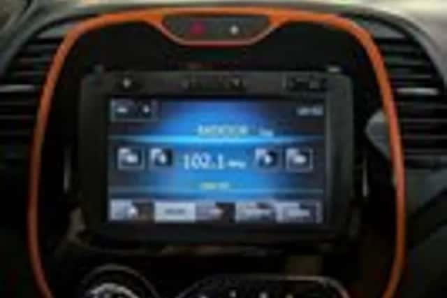 Renault Captur (2013) thumbnail 17