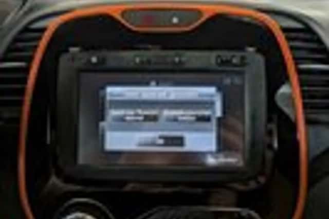Renault Captur (2013) thumbnail 19