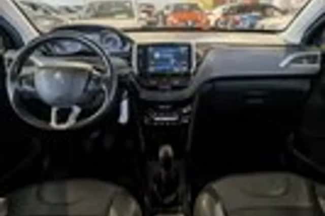Peugeot 2008 (2018) thumbnail 9