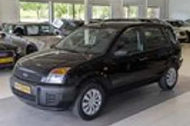 Ford Fusion (2006) thumbnail 2