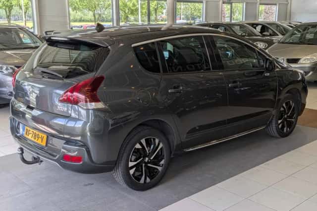 Peugeot 3008 (2015) thumbnail 4