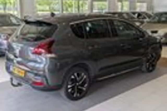 Peugeot 3008 (2015) thumbnail 4