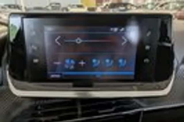 Peugeot 2008 (2020) thumbnail 20