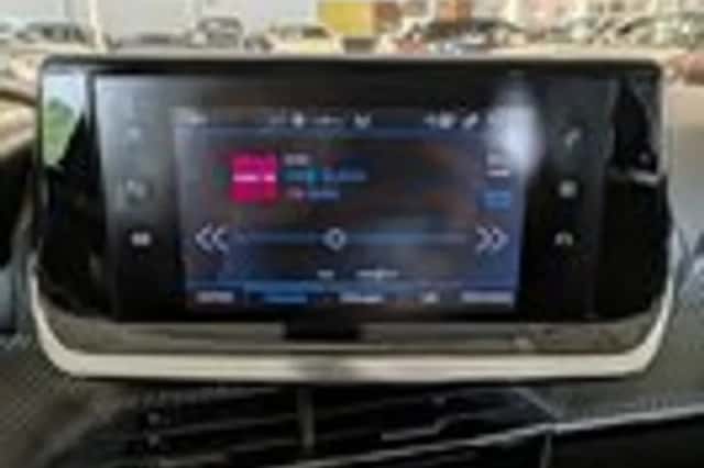 Peugeot 2008 (2020) thumbnail 21