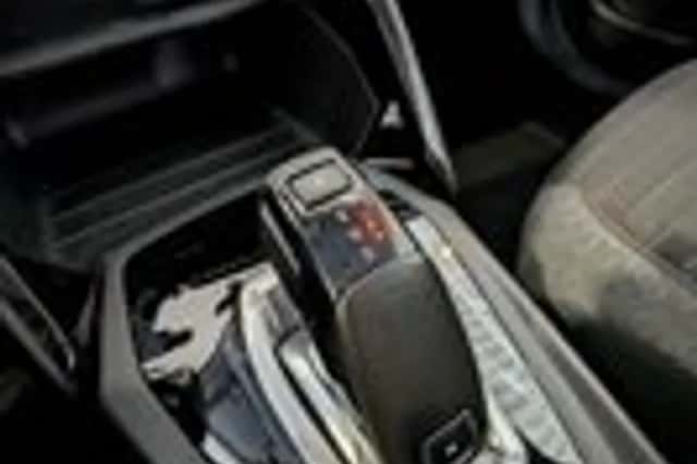 Peugeot 2008 (2020) thumbnail 24